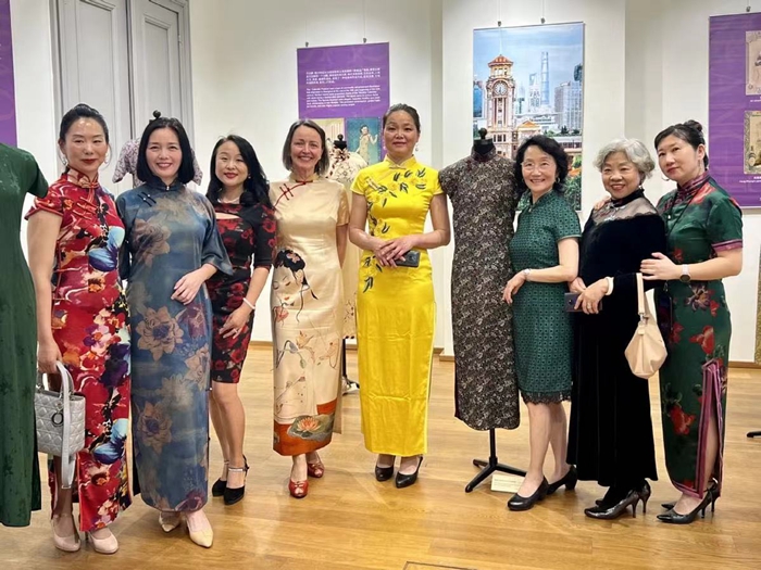 「チャイナドレスと上海派文化」展がブリュッセルで開幕