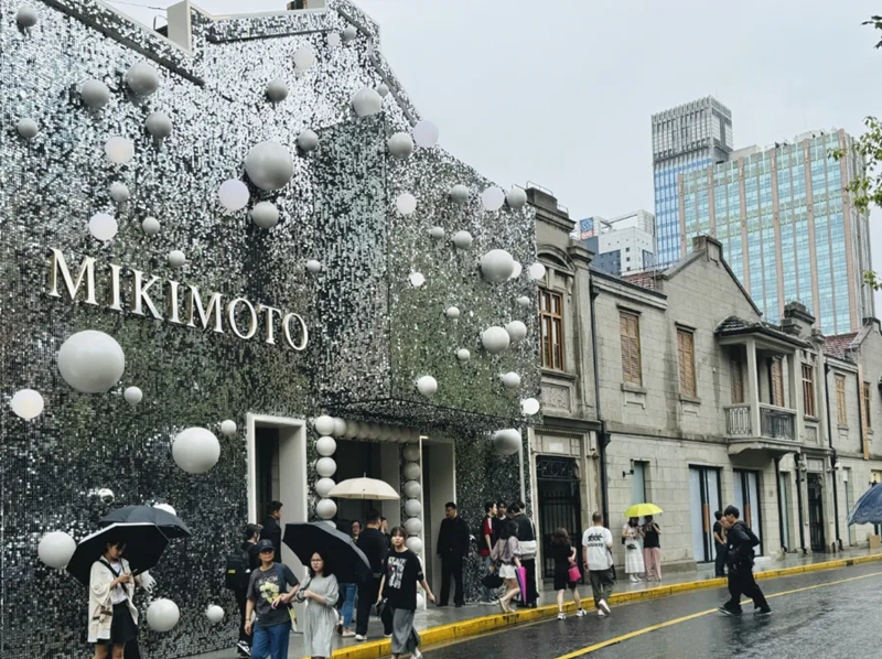 日本の有名ジュエリーブランドMIKIMOTOの世界初のカフェが上海市の張園にオープン