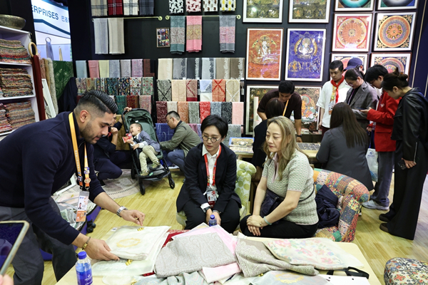 cashmere scarves from Nepal_副本.jpg