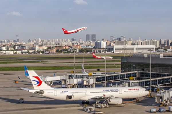 虹橋空港、すべての国内線で「預入手荷物なし旅客」のチェックイン締切を出発30分前までに短縮