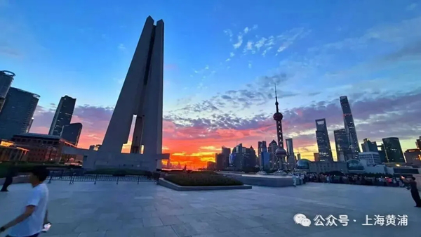 人民英雄纪念塔亲水平台.jpg