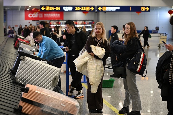 上海における年内の外国人入国者数が20.9％増　1日の出入国者数も過去最多を更新