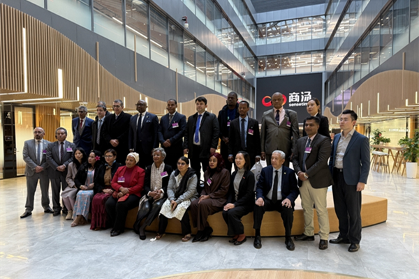 「グローバルサウス」シンクタンク対話会の外国代表団、上海で自国の発展に適した道を探る