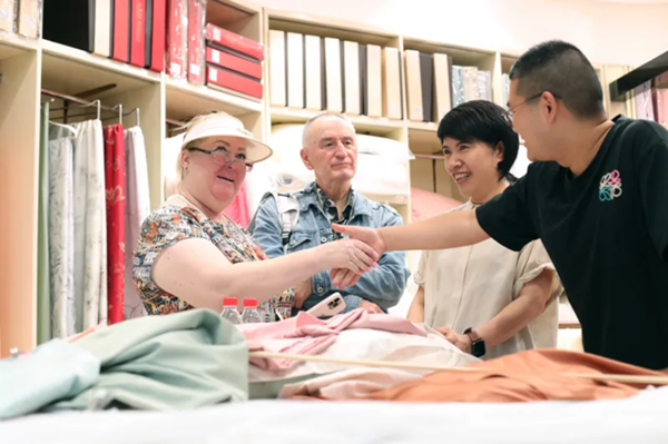 外国人が選ぶ上海必見スポット第2位軽紡市場　人気の秘密は？