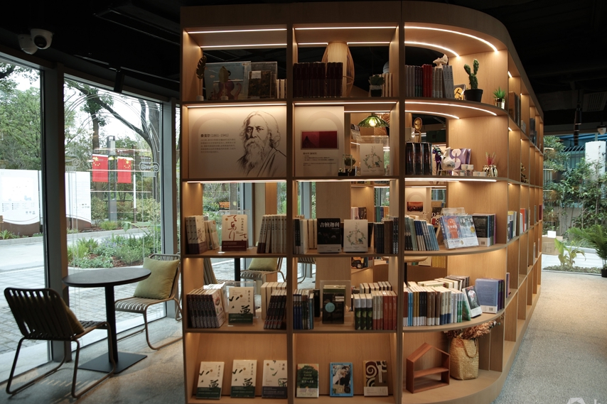 中国初の「ノーベル文学賞テーマ書店」がオープン 上海
