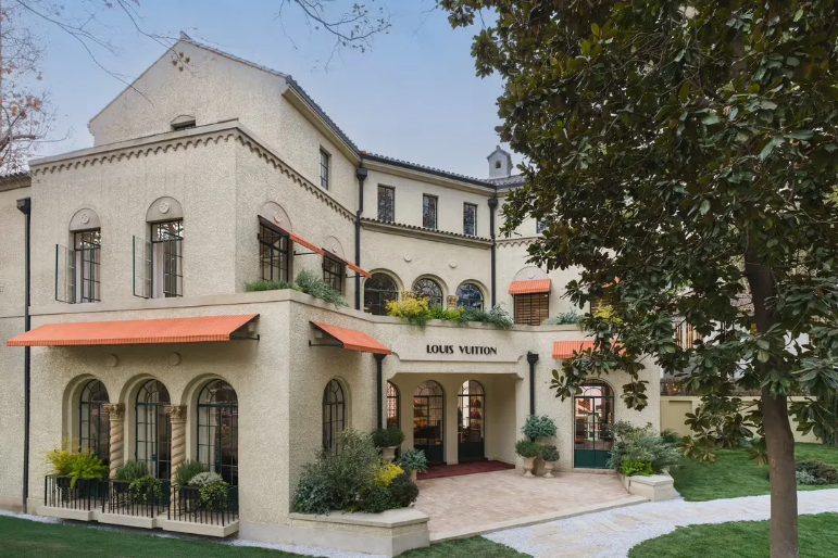 世界のファッションブランドが上海のプラタナス並木道に相次ぎ初出店